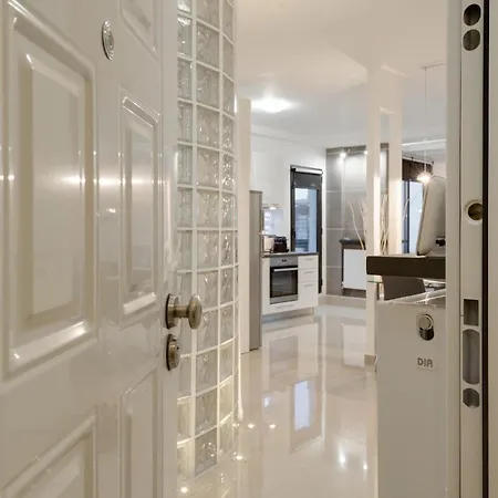 Ace Location | Luxury Building شقة سالونيك